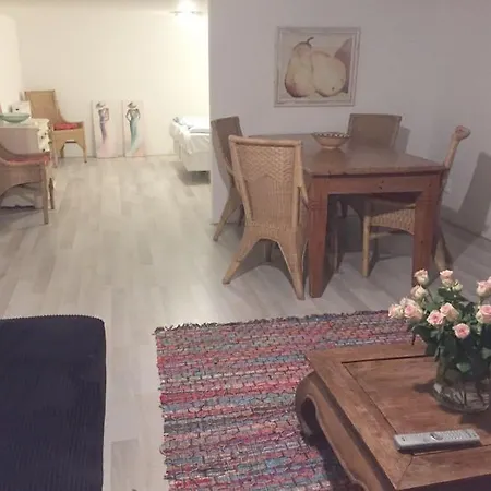 Hotel-pension Jade מלון זנדוורט